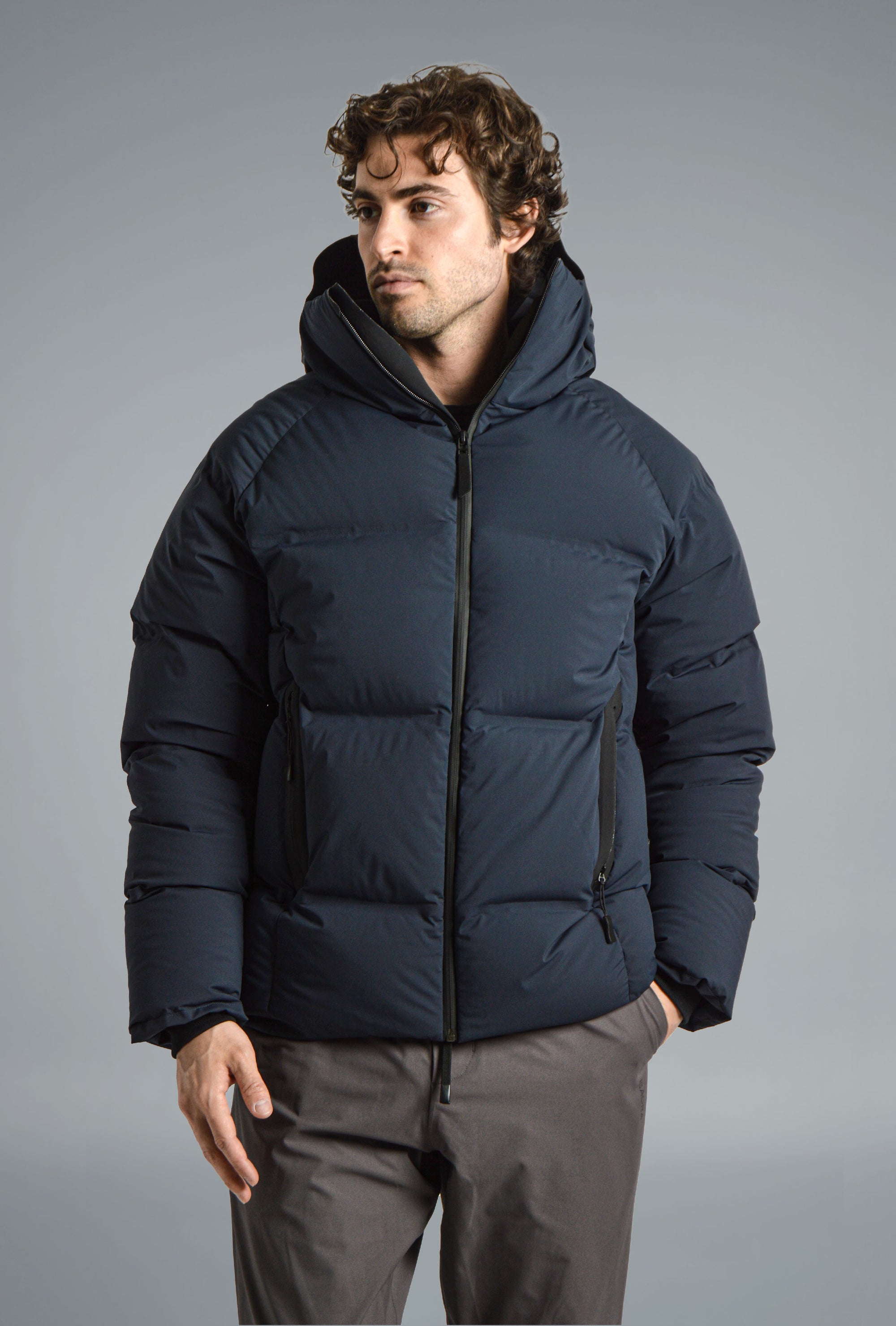 VOYAGER DOWN JACKET