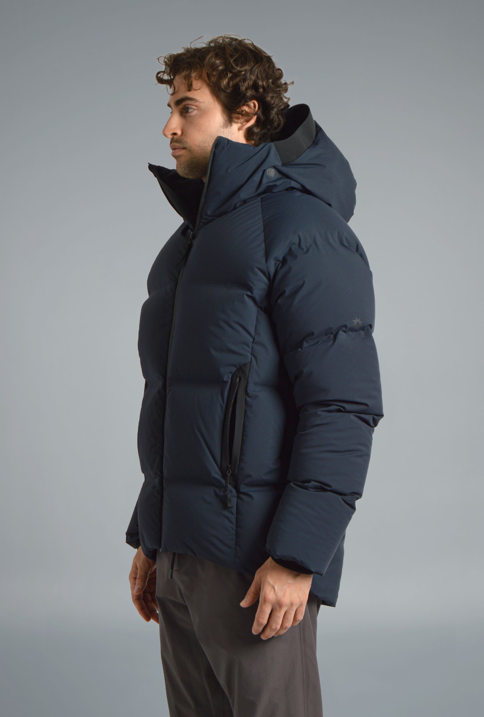 VOYAGER DOWN JACKET