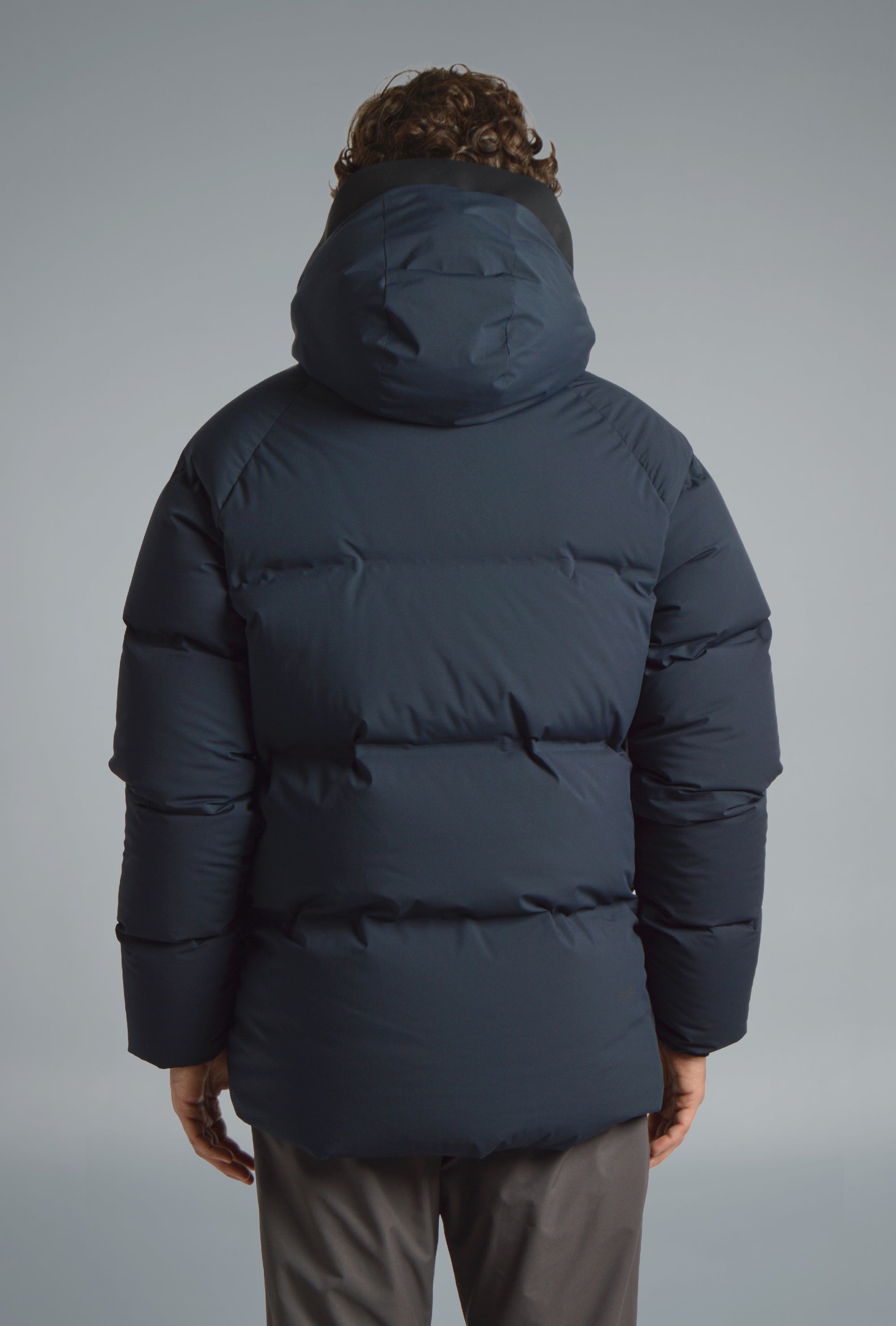 VOYAGER DOWN JACKET