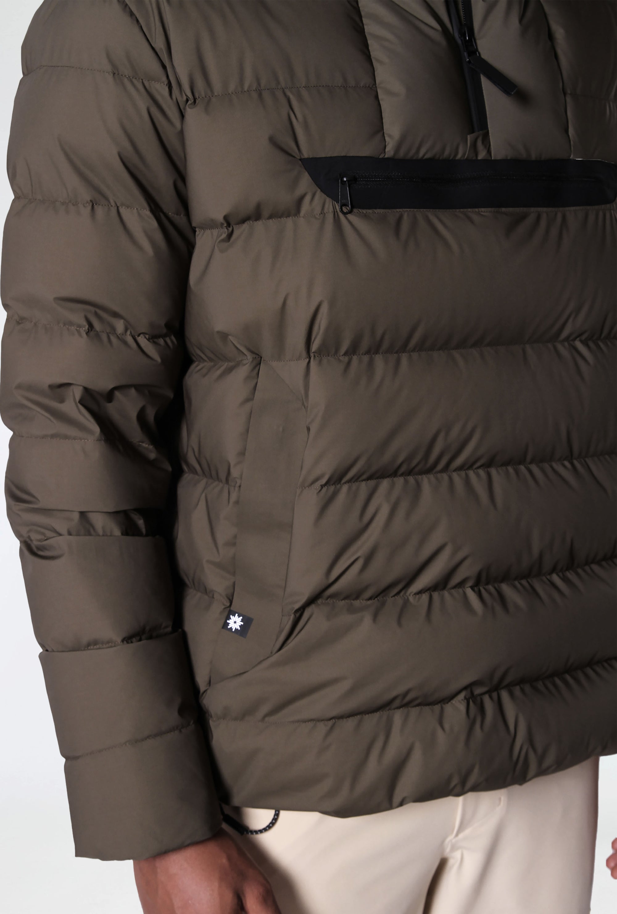 HALF ZIP VOYAGER DOWN JACKET